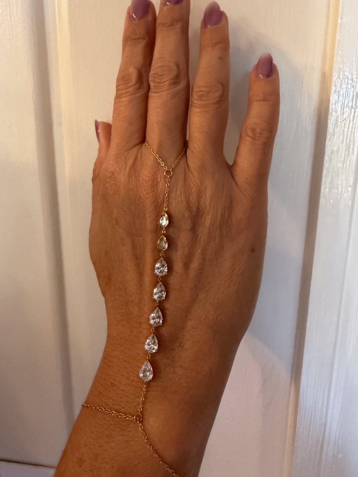 The Celestia Hand Chain